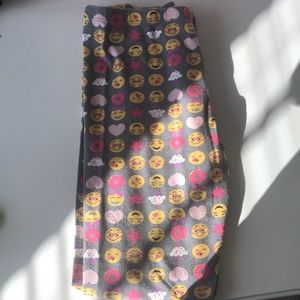 Gray Leggings with Emojis